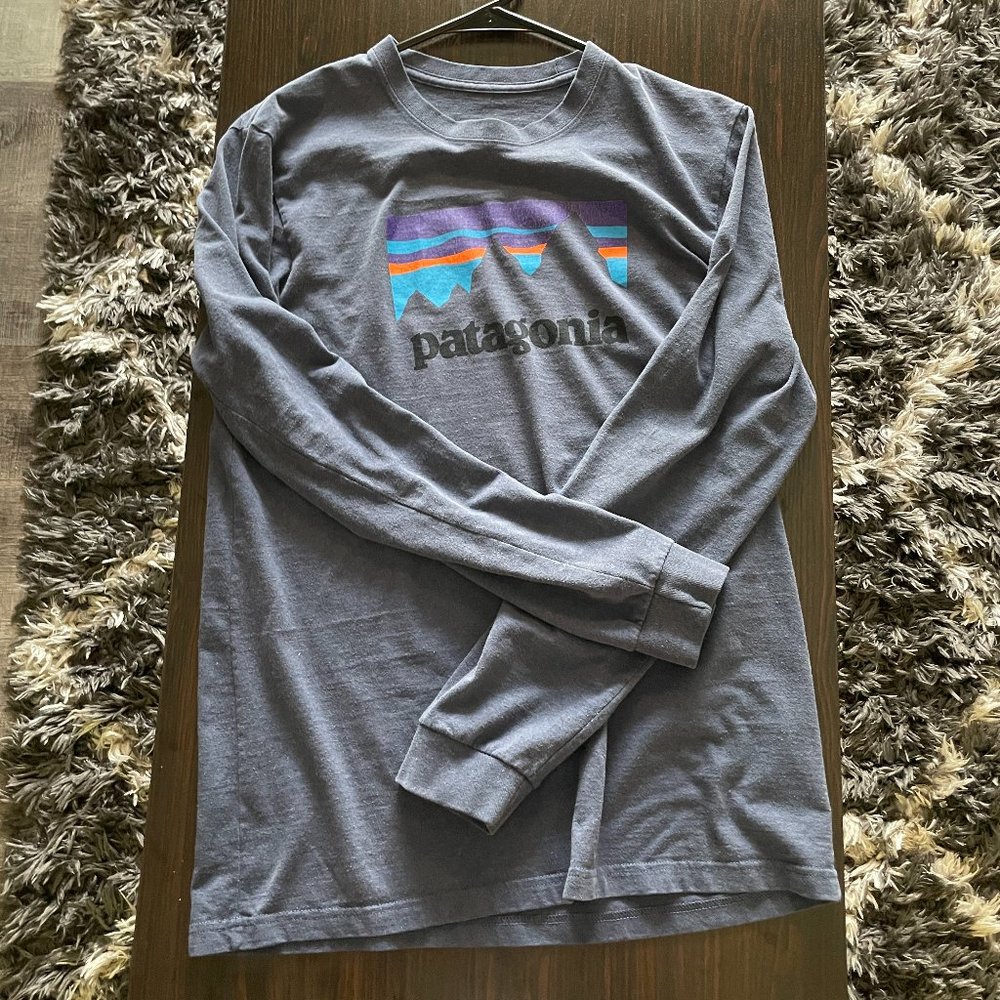 Patagonia Navy Long Sleeve Logo Tee (Small)